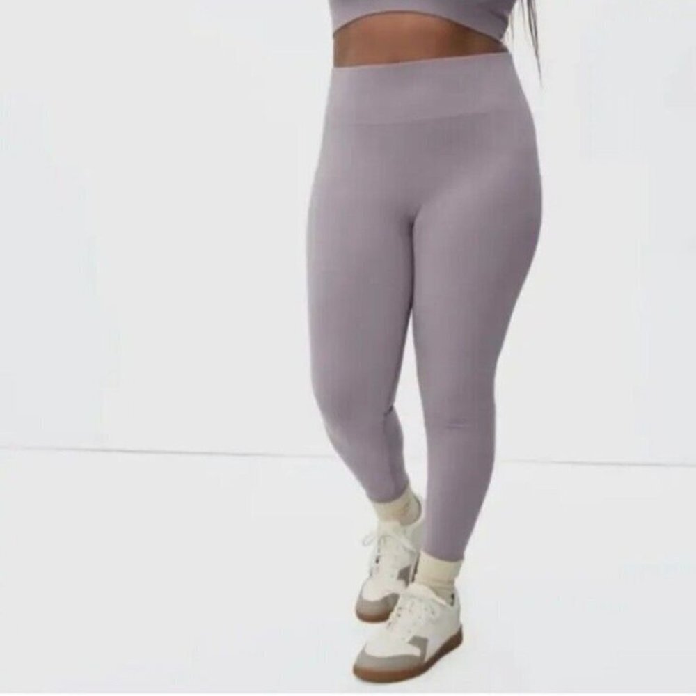 Everlane The Seamless Legging Dusty Lavender Size Medium/ large NWT